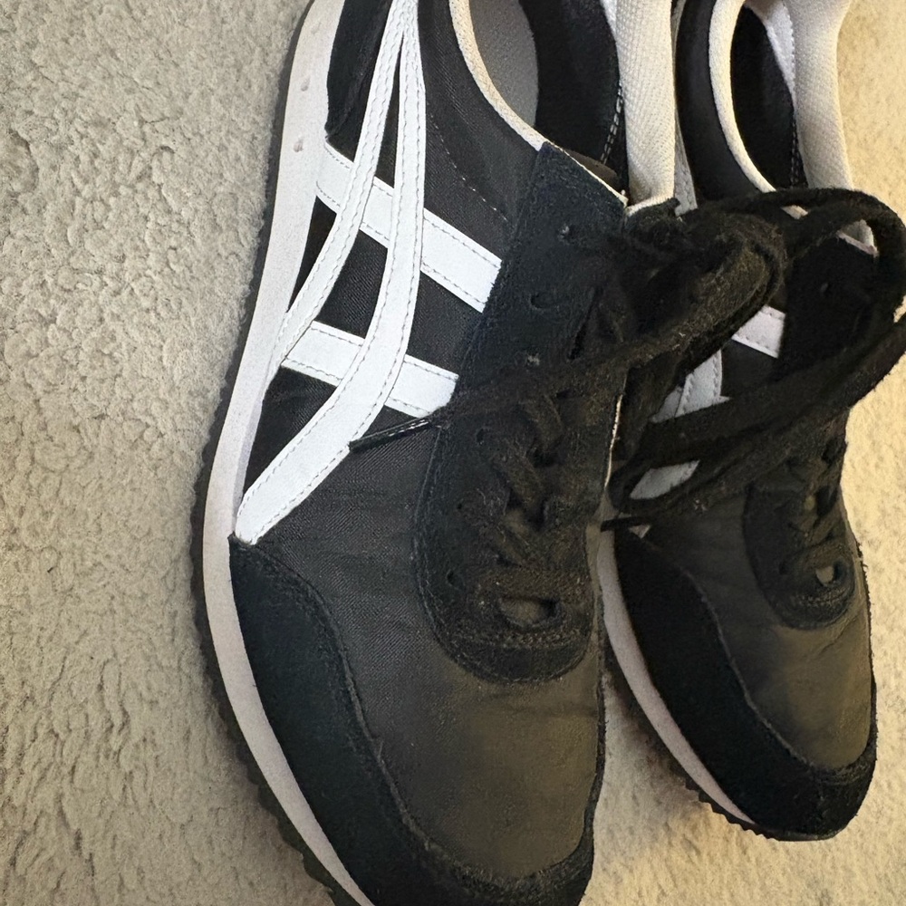 Classic Black and White Women's Athletic Sneakers